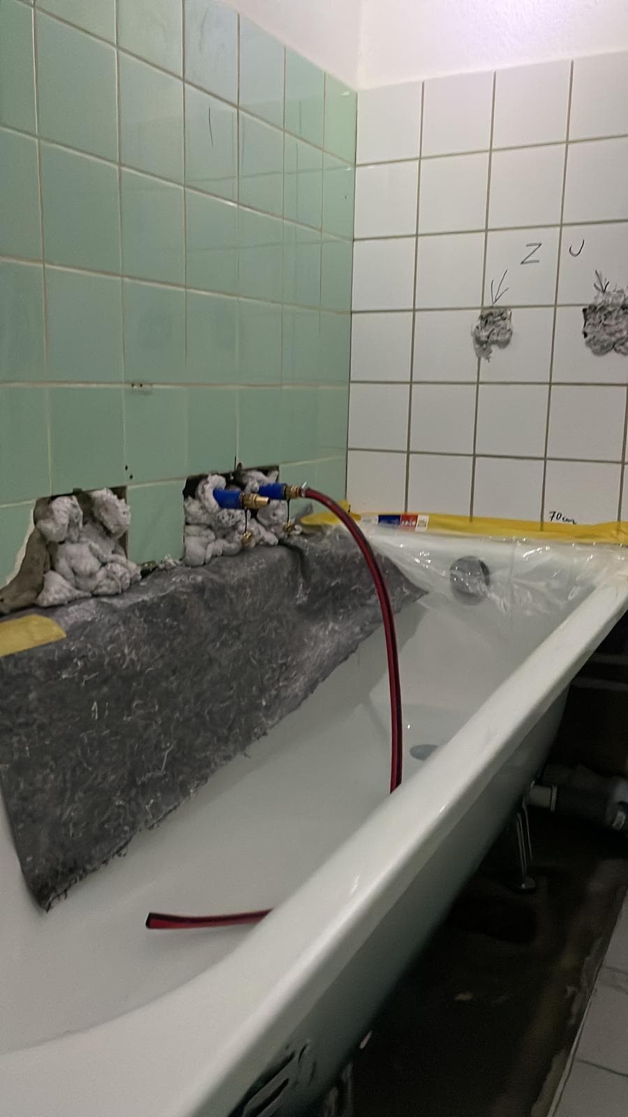 Badezimmer vor der vollständigen Modernisierung